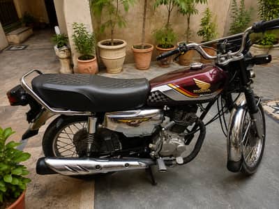 Honda CG 125 2013 | Lahore Registered | Digital Meter | Original Tank