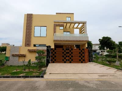 10 Marla House In Central New Lahore City - Block B For Sale