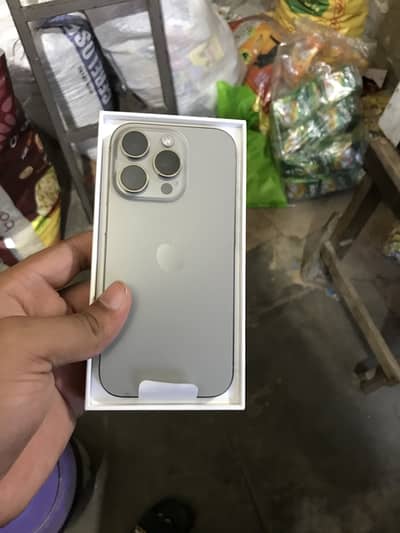 IPHONE 16pro jv 128gb with box