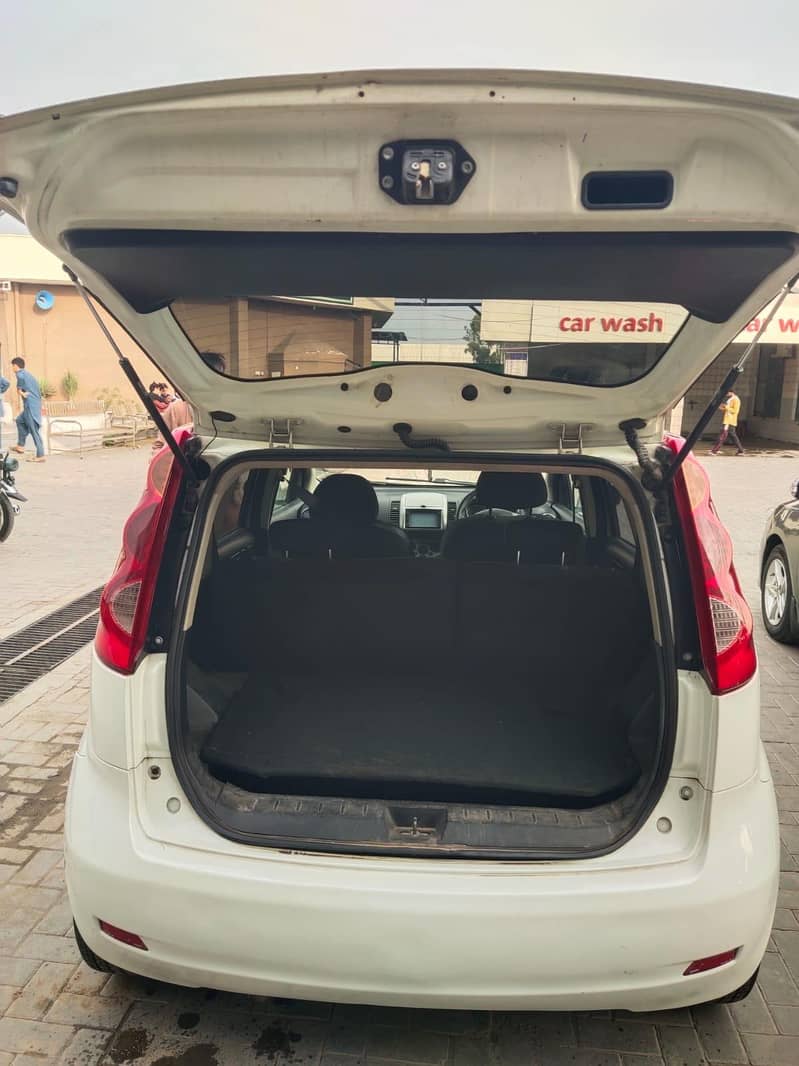 Nissan Note E Power 2007 13