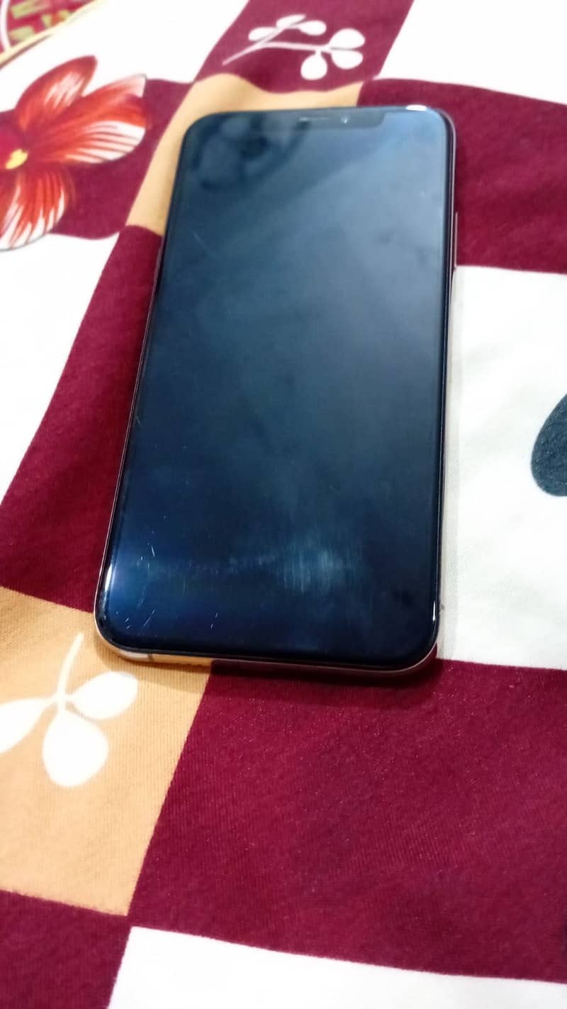 Apple iPhone XS 3