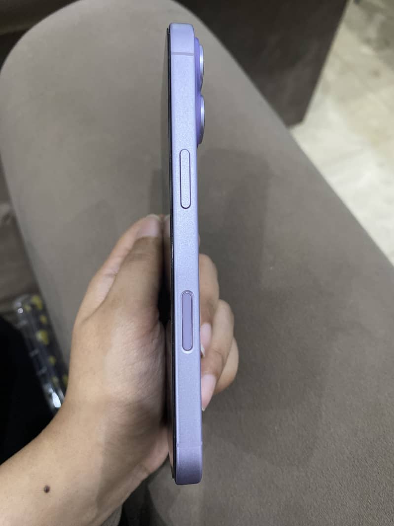 Apple iPhone 17 5