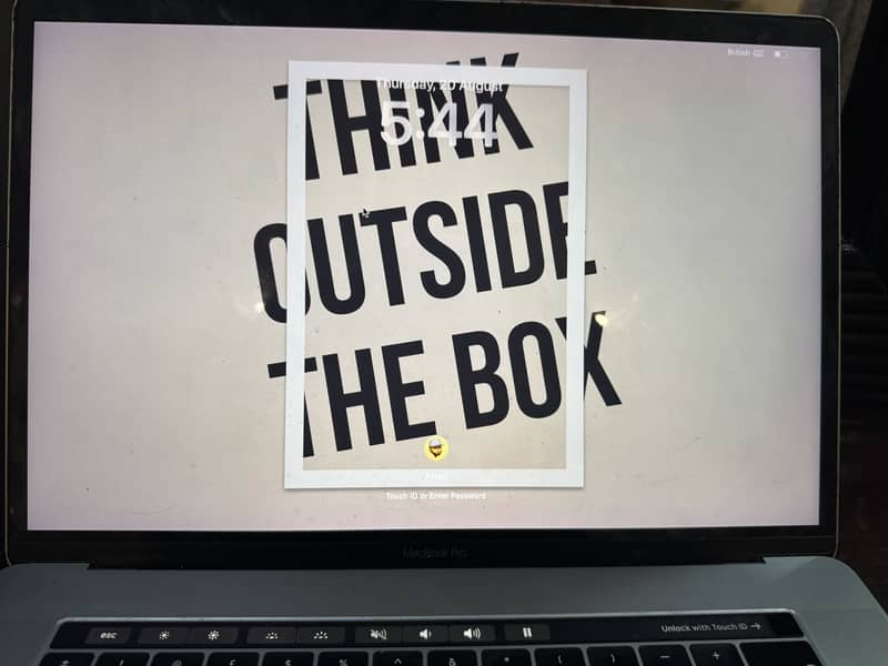 MacBook Pro 2019 15" | Core i7 | 4GB Graphics | 256GB SSD 4