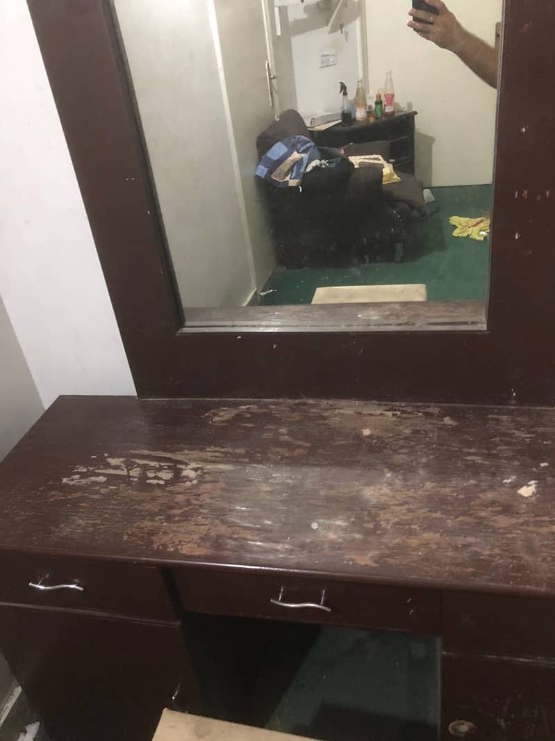 Dressing Table and Showcase 3