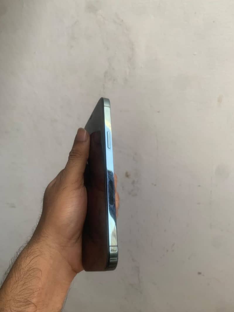 Iphone 12 pro max 1