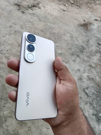 Vivo V50 Lite Ram 8 GB 256.     bettary 6500mah