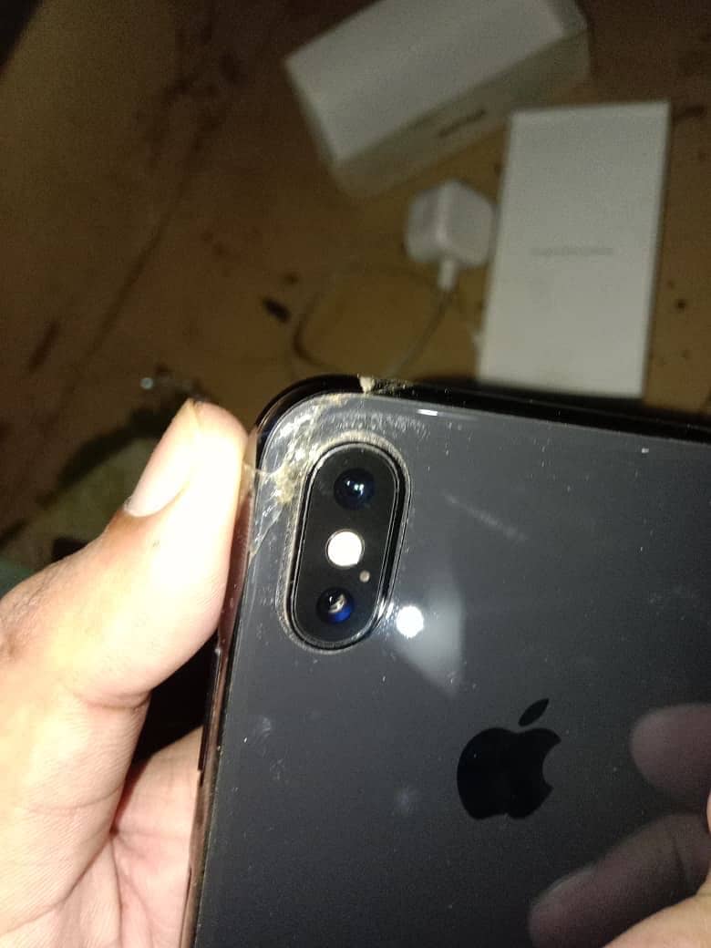 Apple iPhone XS Max 2