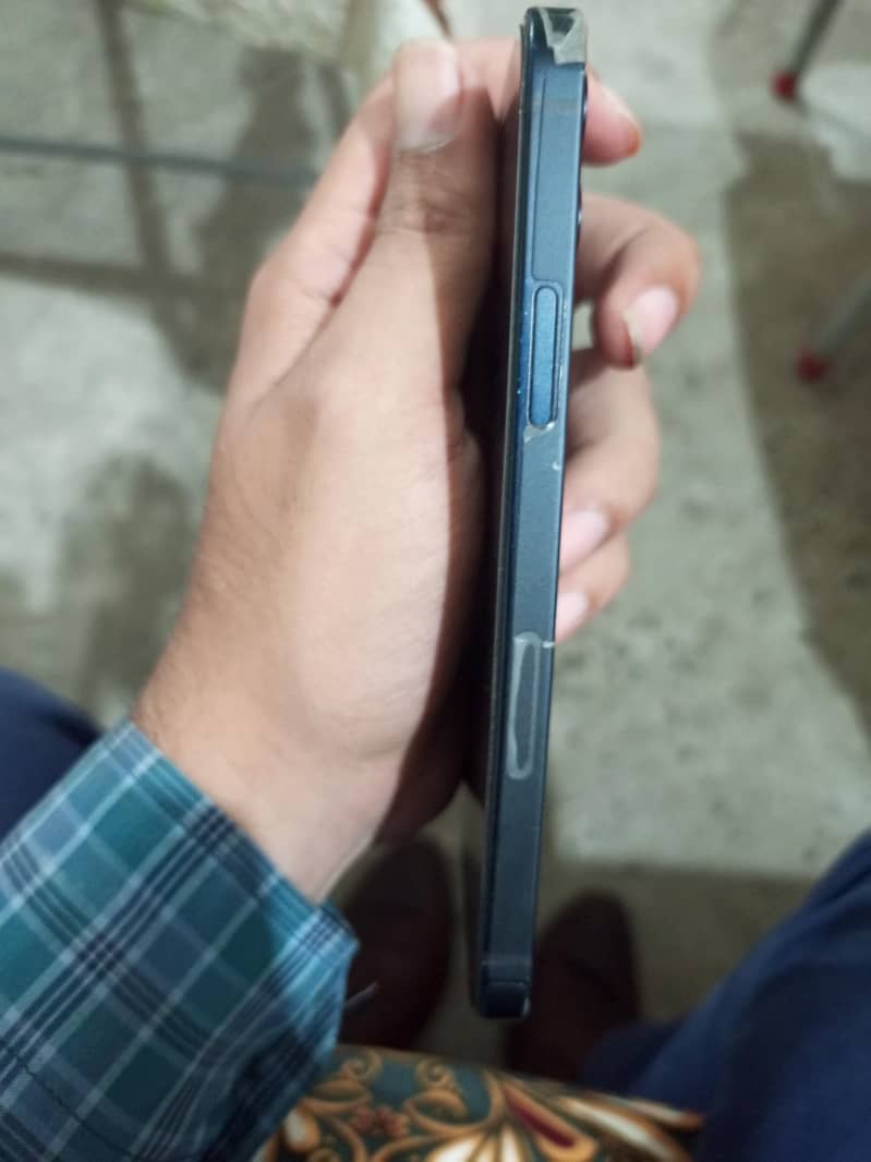 Apple iPhone 12 3