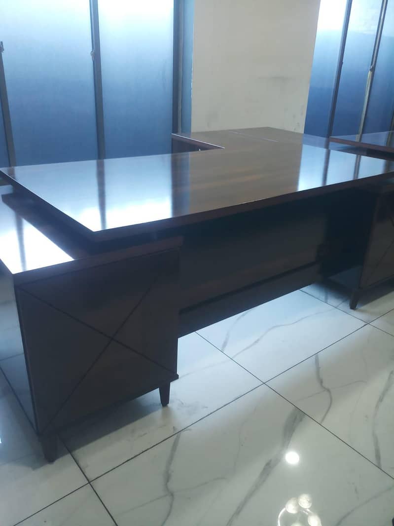 Office Tables 0