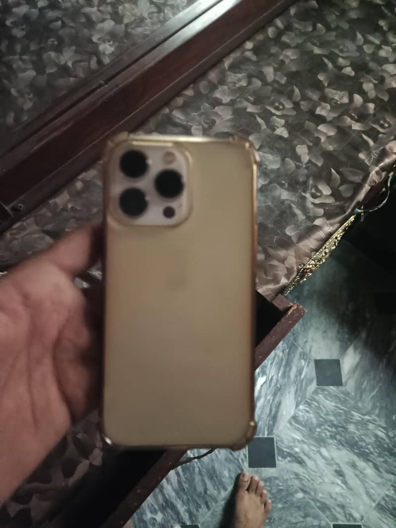 Apple iPhone 13 Pro 4