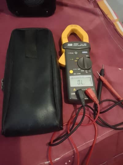 TES 3082 True RMS AC/DC Clamp Meter