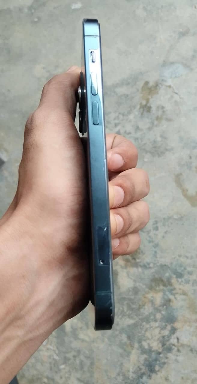Apple iPhone 12 Pro 3