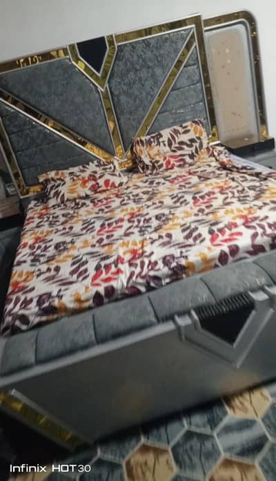 bed  for sale with 2 Said table
