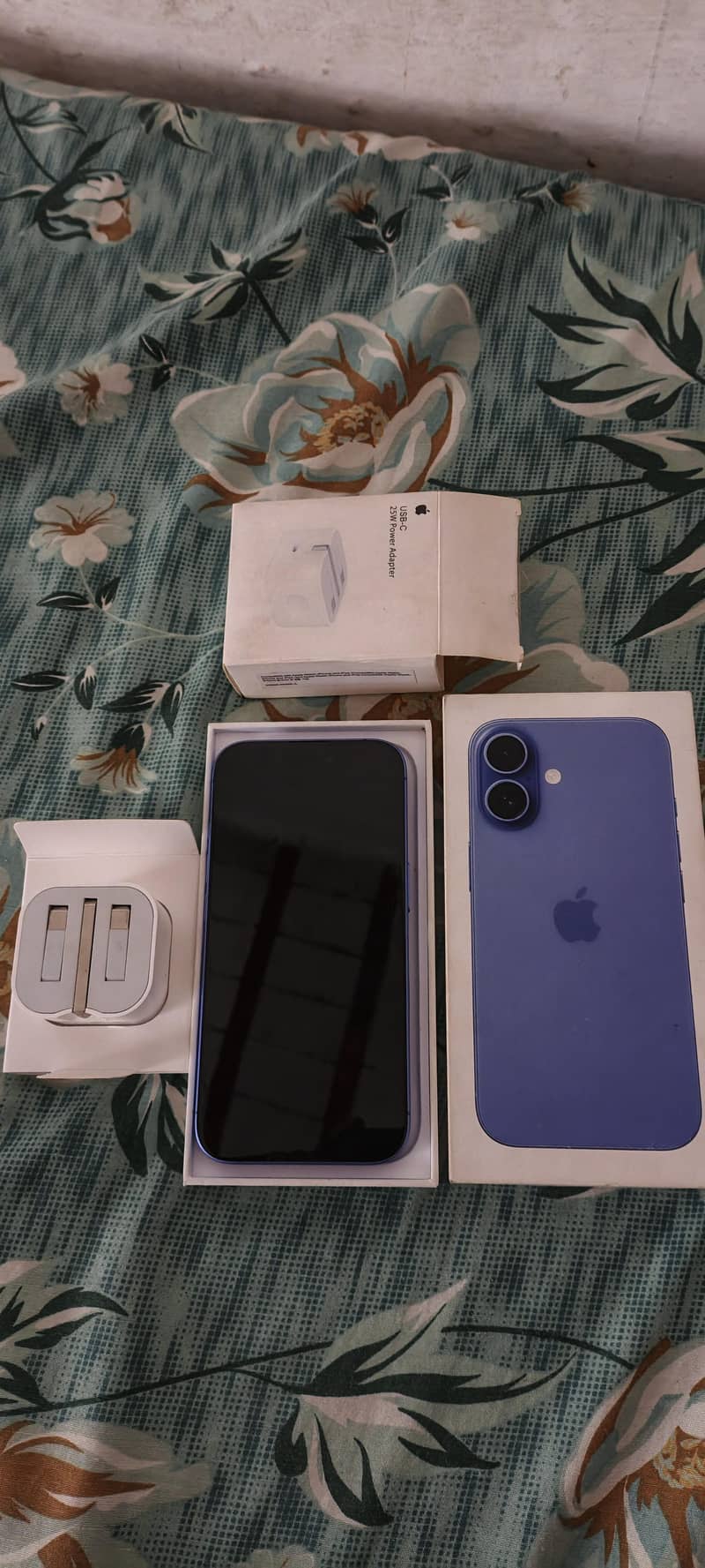 Apple iPhone 16 7