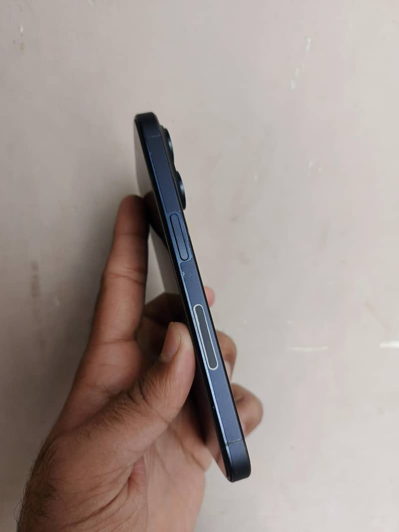 Apple iPhone 15 Pro 3