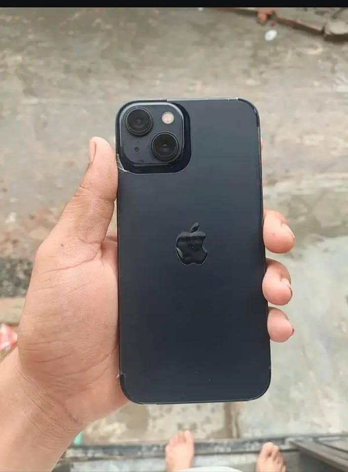 Apple iPhone 13 0