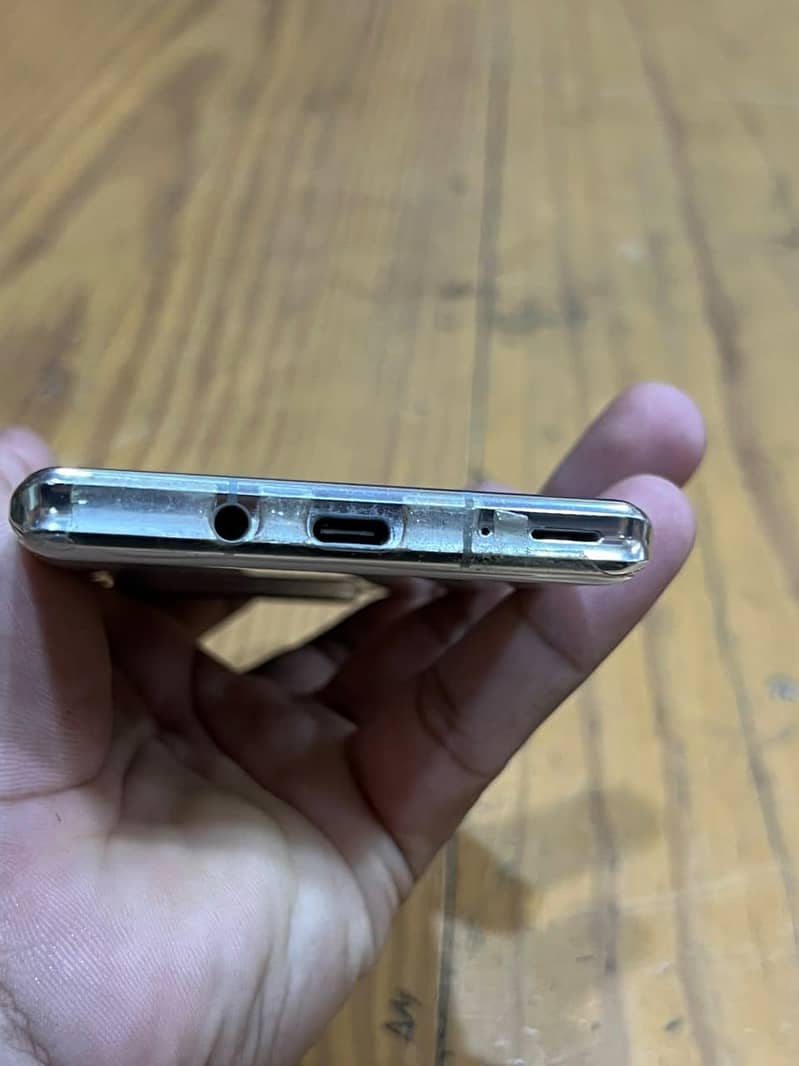 Sharp Aquos R5G 2