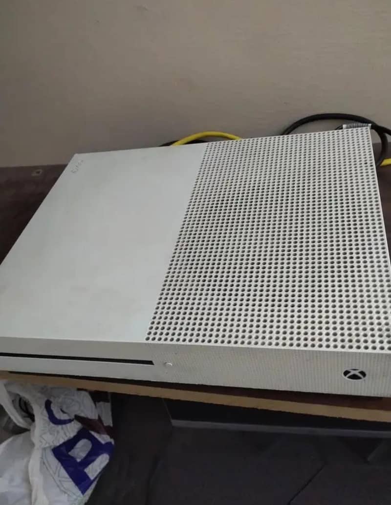 XBOX ONE S 0