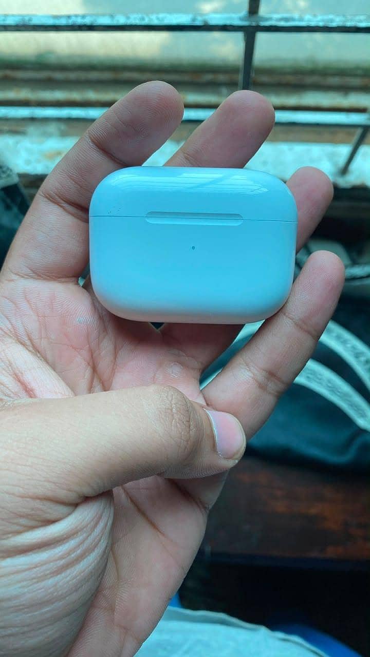 Pro 2 Earbuds 1