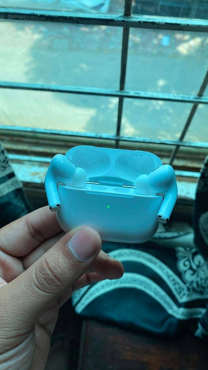 Pro 2 Earbuds 3