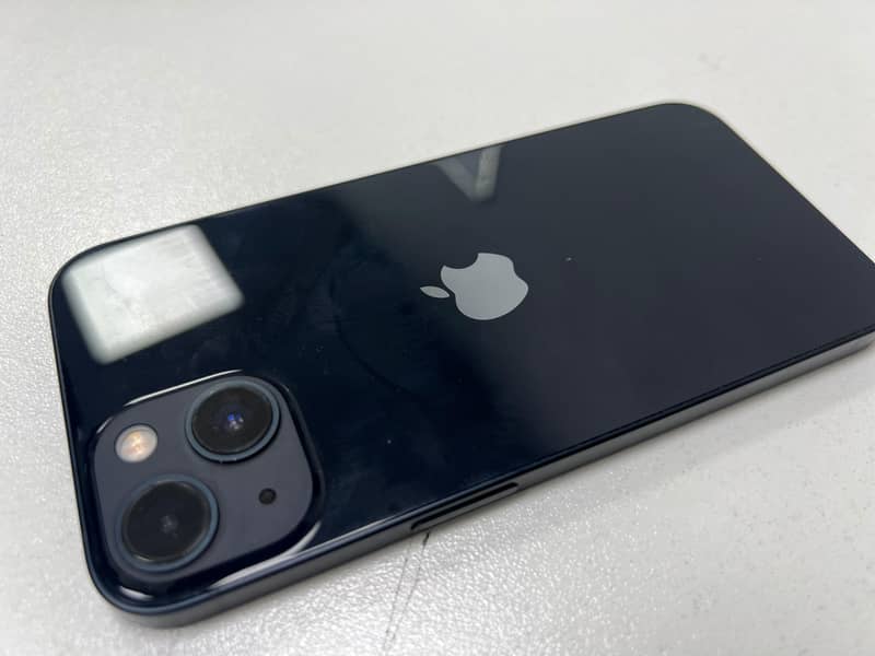 Apple iPhone 13 2