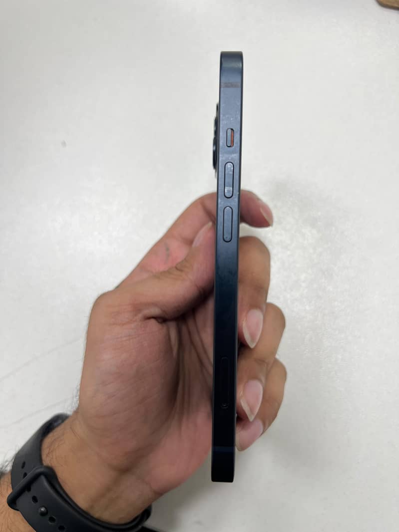 Apple iPhone 13 3