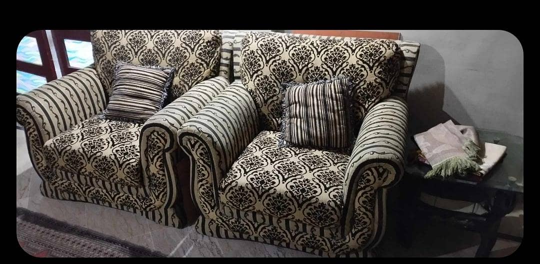 7 seater sofa 0
