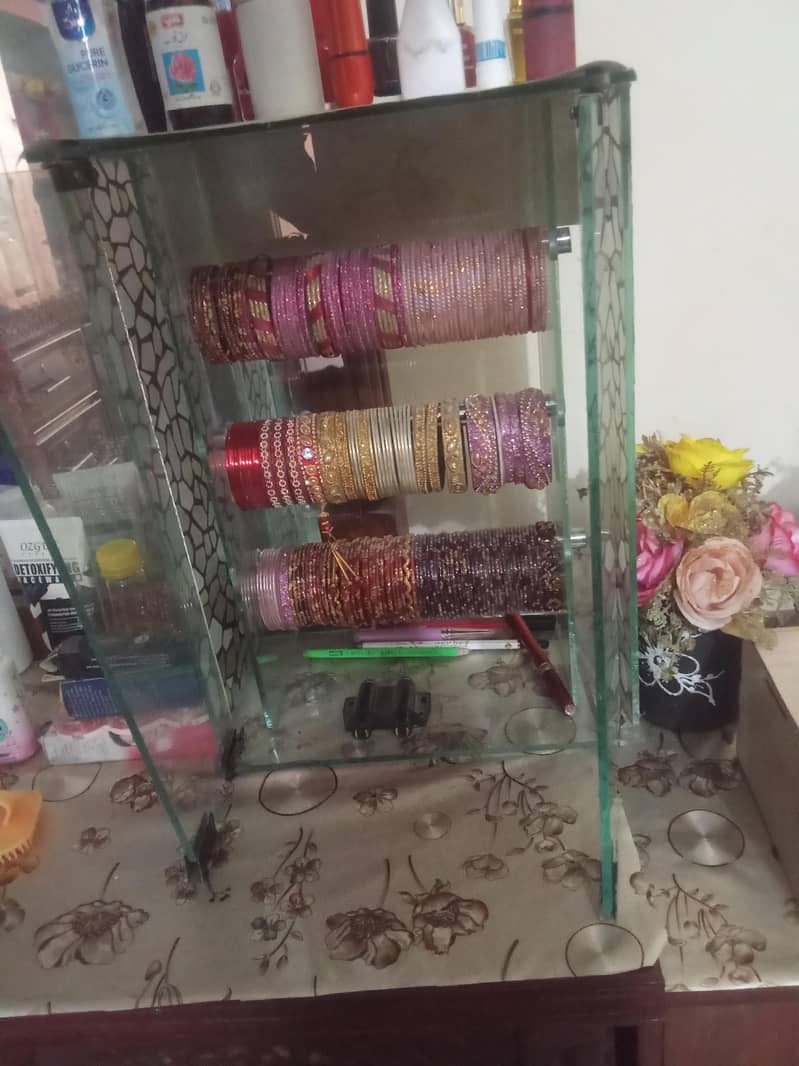 چوڑی سٹینڈ جس کو چاہیے آڈر کر سکتا ہے 3