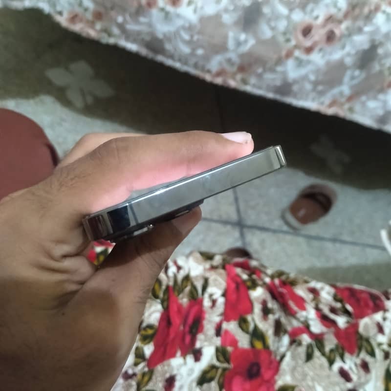 Apple iPhone 13 pro 3
