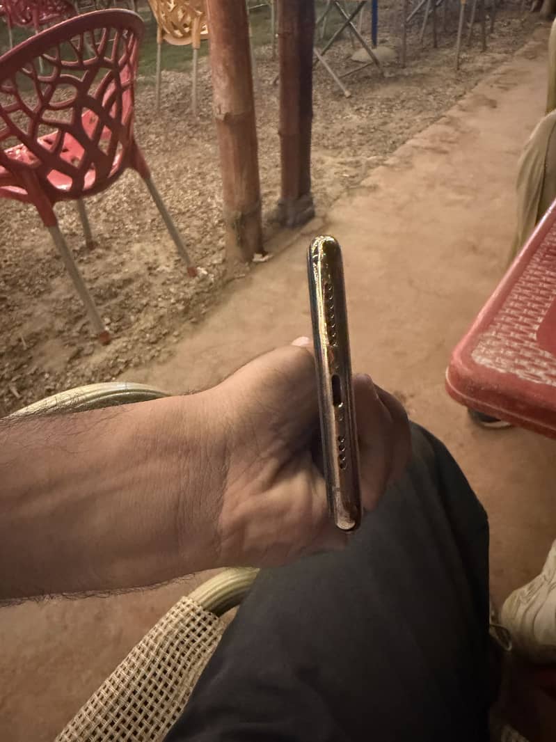 iPhone 11 Pro Max 2