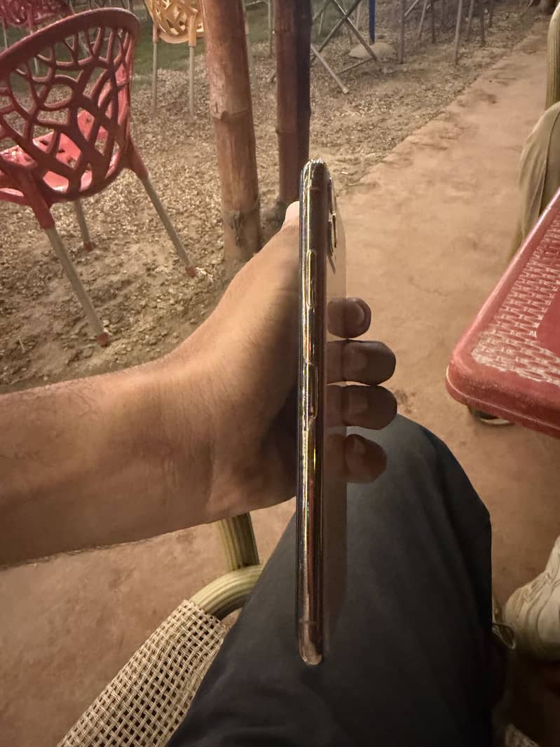 iPhone 11 Pro Max 7