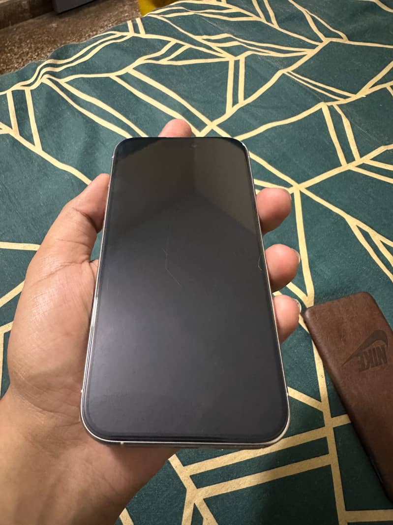 Apple iPhone 15 Pro 3