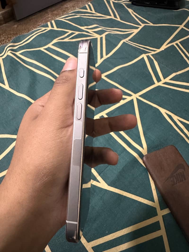 Apple iPhone 15 Pro 5