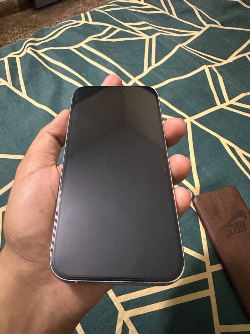 Apple iPhone 15 Pro 6