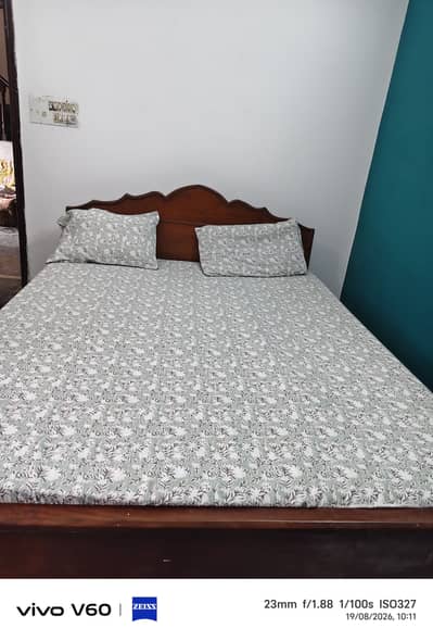 Full size bed with matress