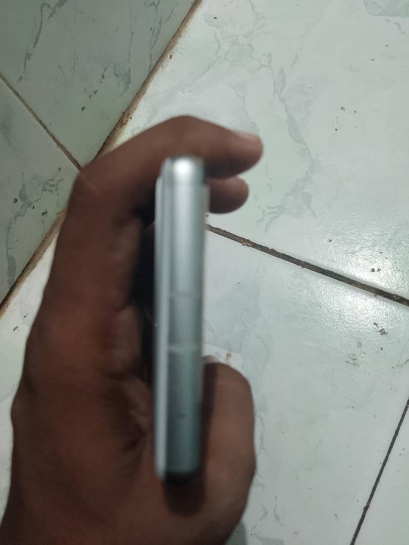 Google Pixel 7a 5