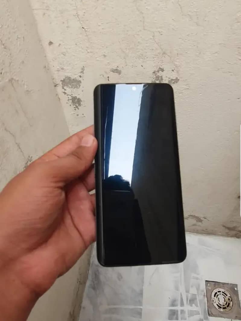 Sharp Aquos Zero 2 1