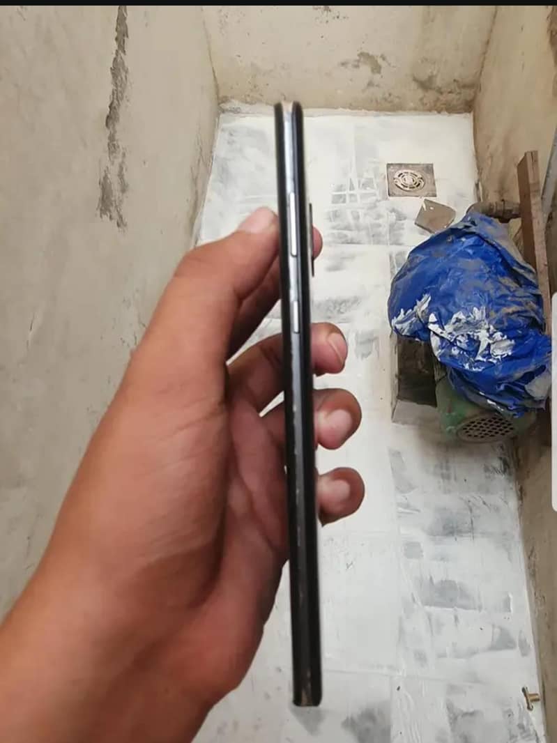 Sharp Aquos Zero 2 5