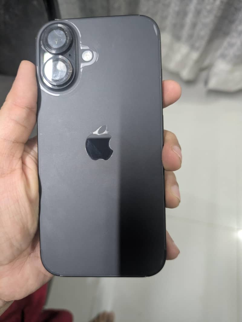 Apple iPhone 16 0