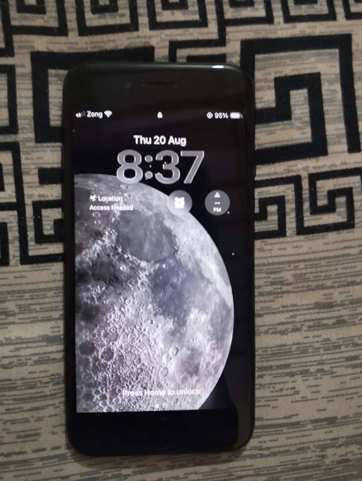 Apple iPhone SE 3