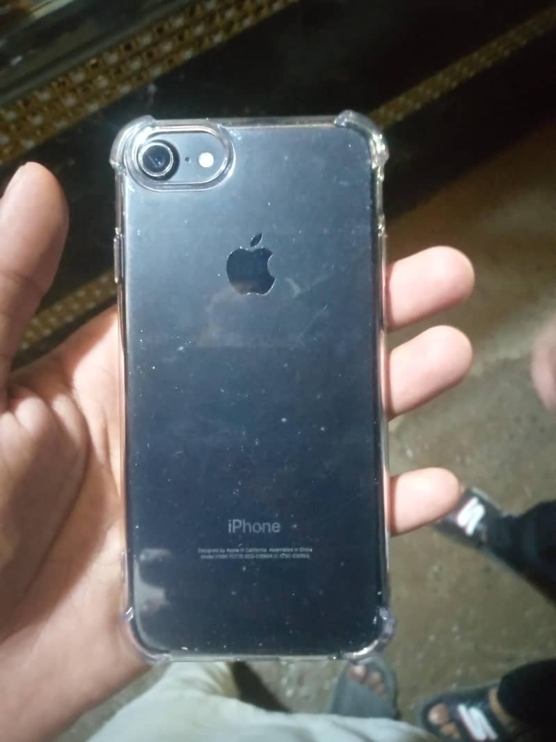 Apple iPhone 7 0