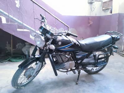 Suzuki GS 150 2013
