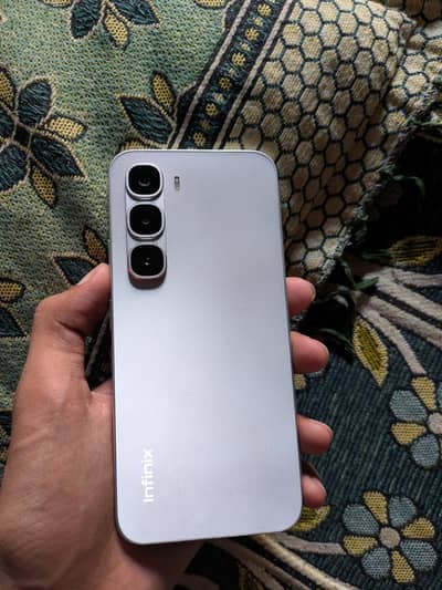 Infinix Hot 60 Pro bohat acha 10/10 no any issue with box charger