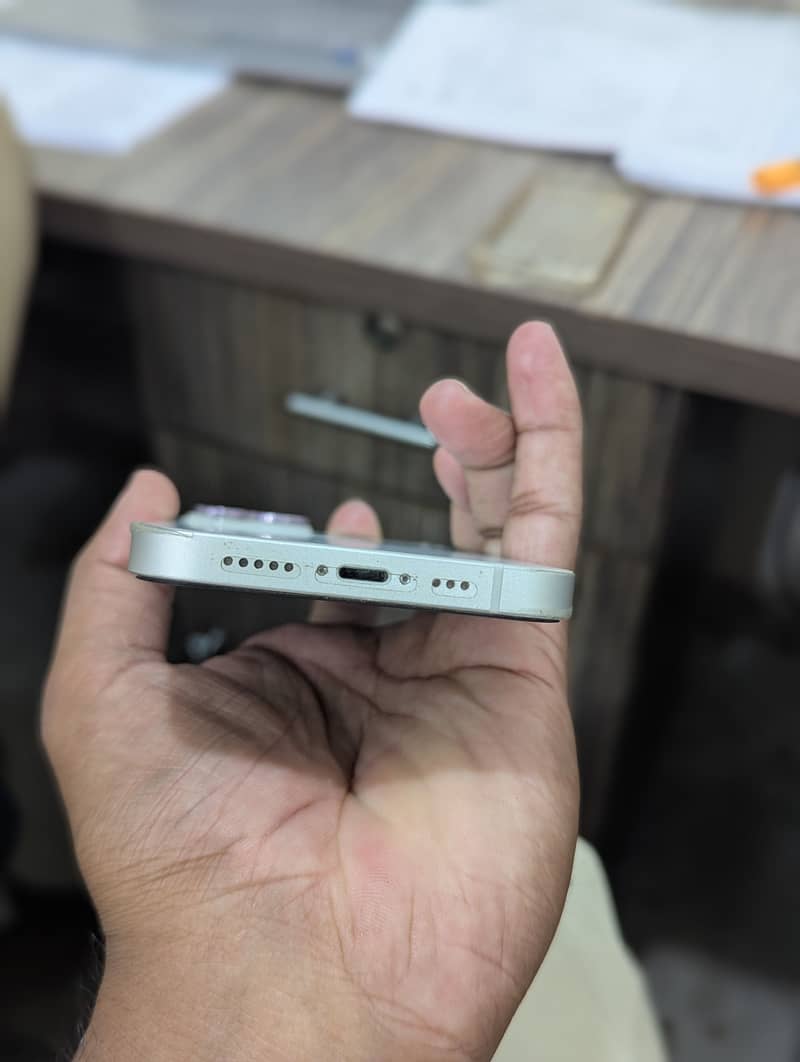 Apple iPhone 14 2