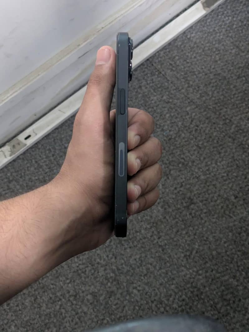 Apple iPhone 14 2