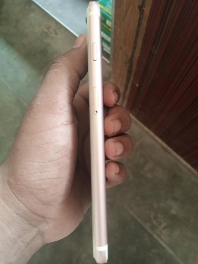 Apple iPhone 6S Plus 1
