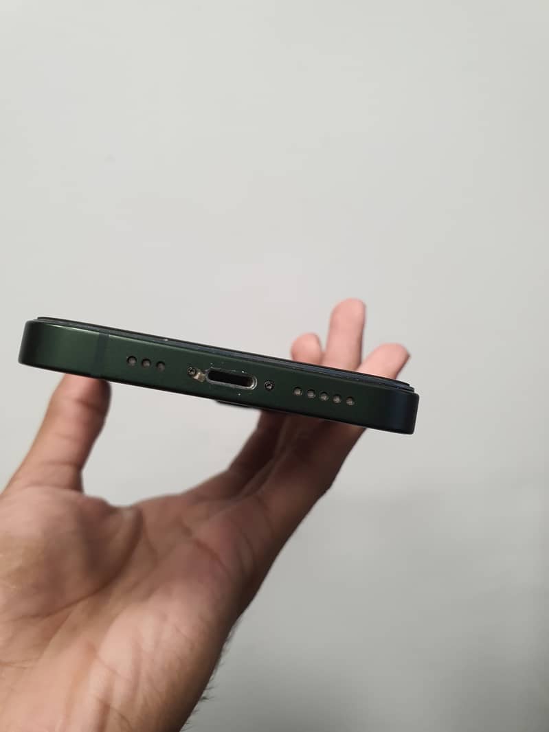 Apple iPhone 13 1