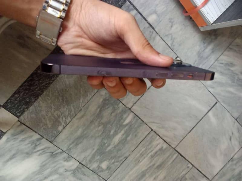 Apple iPhone 14 Pro Max 1