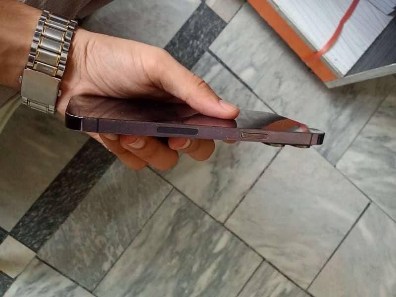Apple iPhone 14 Pro Max 2