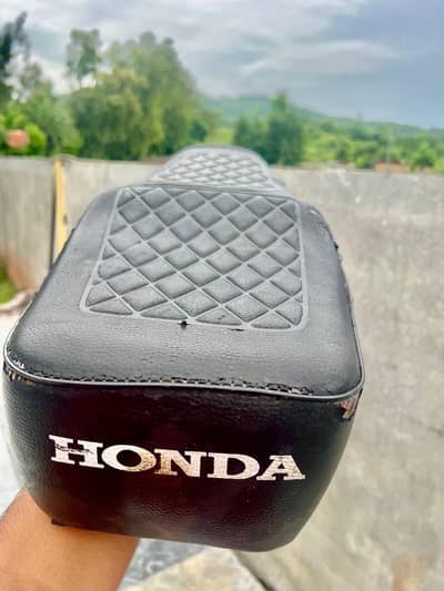 Honda 125 seat